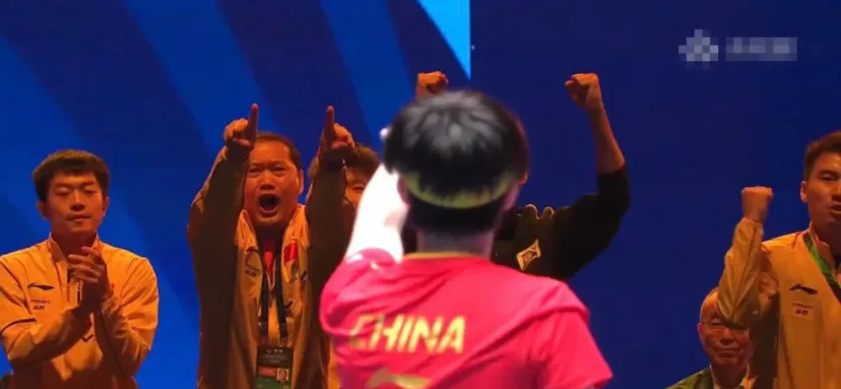 爱游戏官网-Rookie重返赛场，晋级下一阶段首场状态出色，SKT观众沸腾！再创辉煌时刻的简单介绍